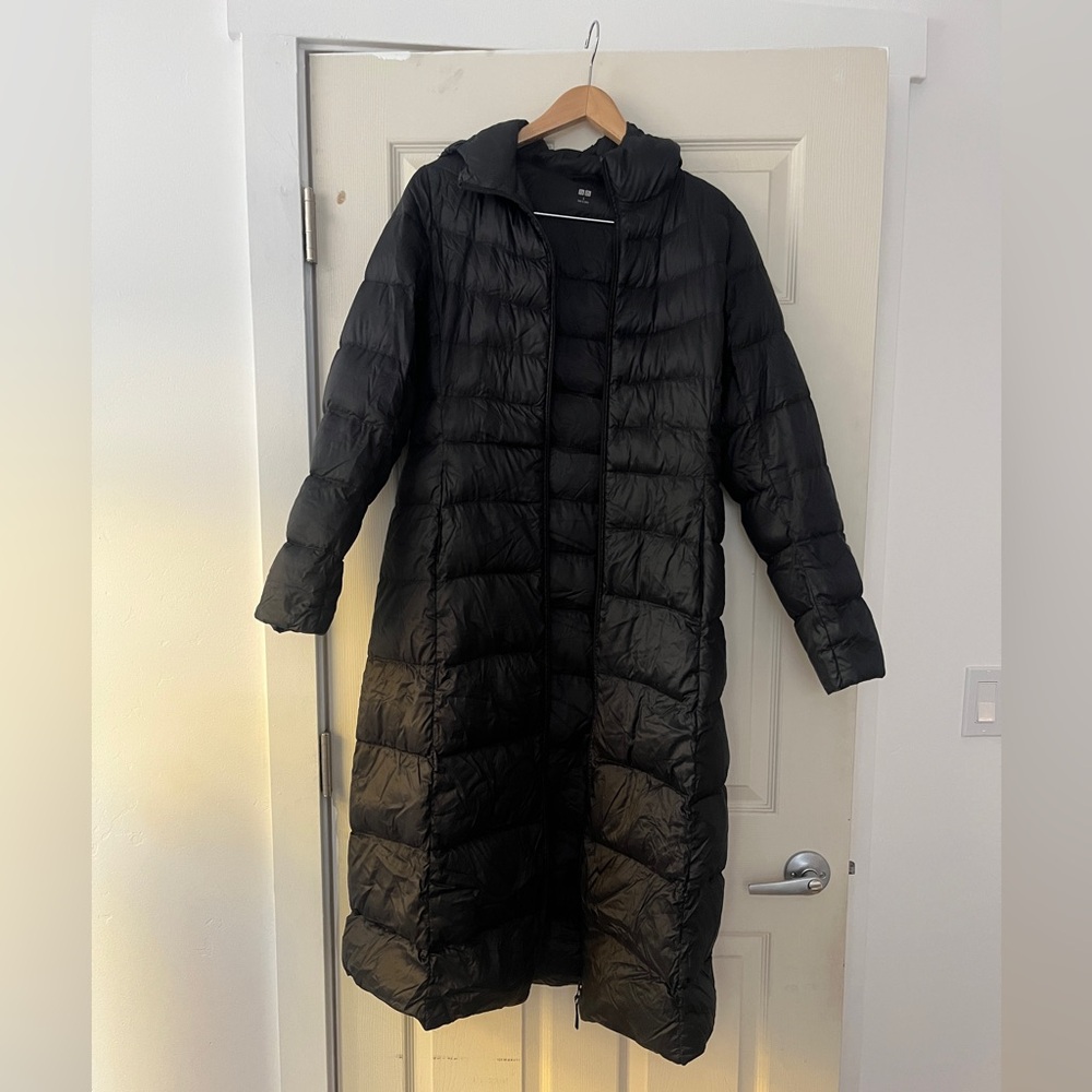 Uniqlo Long Black Light-Weight Puffer Coat S